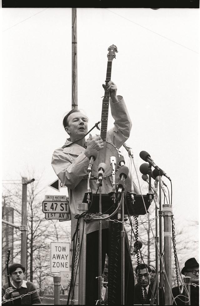 Pete Seeger, 1967 - Morrison Hotel Gallery